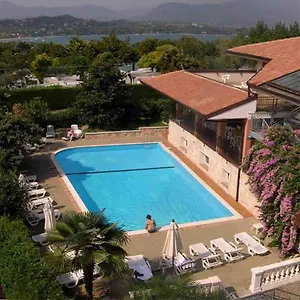 3* Hotel apartamentowy Miralago &