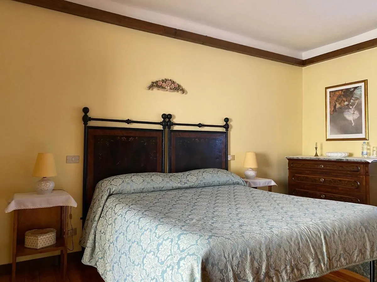 Il Vigneto Affittacamere Manerba del Garda 0*,  Włochy