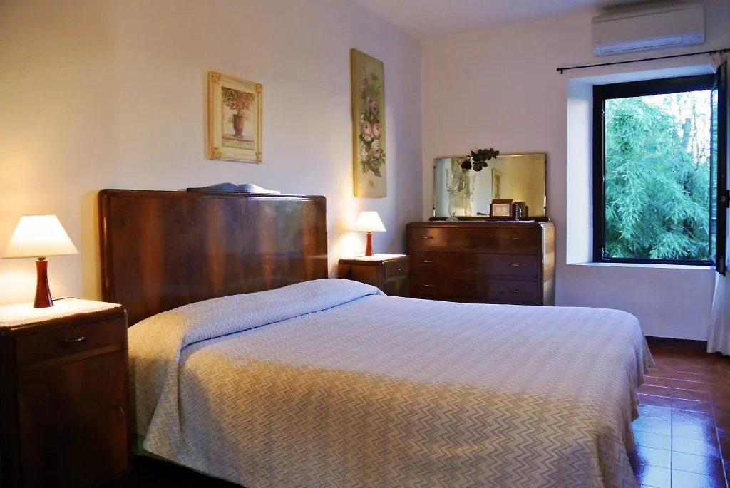 Il Vigneto Affittacamere Manerba del Garda 0*,  Włochy